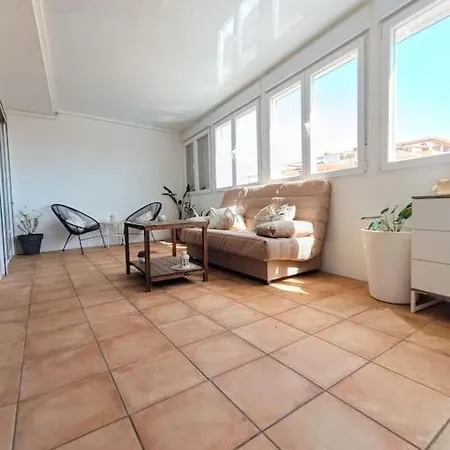 Spacious By The Apartment San Vicente Raspeig