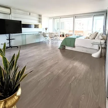 Apartment Spacious By The *